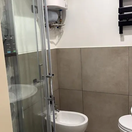 Anita Accanto Stazione In Centro Storico * La Spezia